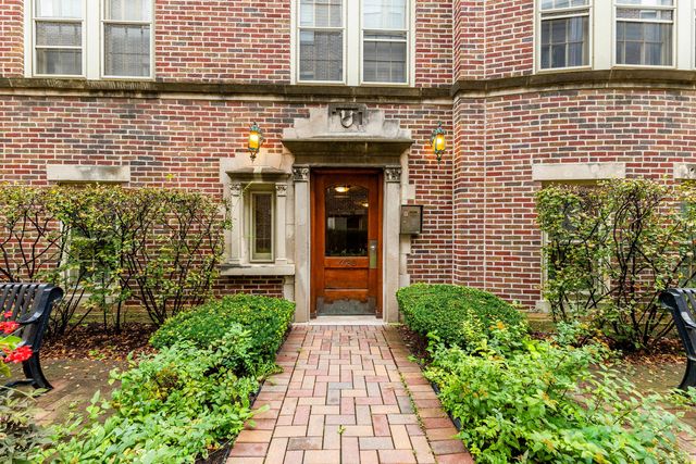 1120 Washington Boulevard 3B, Oak Park, IL 60302