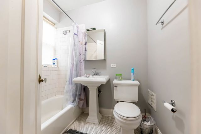 1120 Washington Boulevard 3B, Oak Park, IL 60302