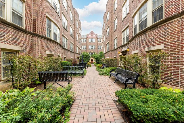 1120 Washington Boulevard 3B, Oak Park, IL 60302