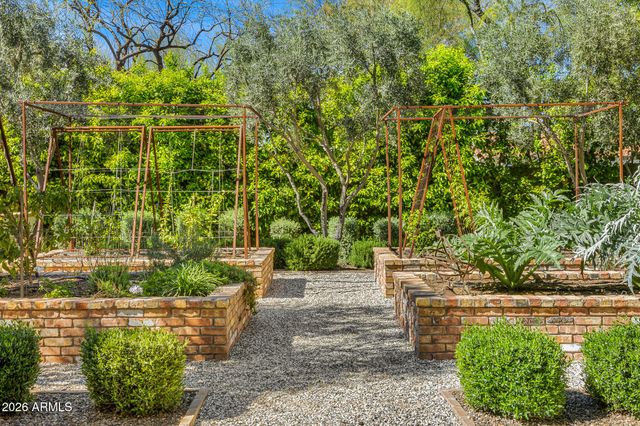 5858 E CABALLO Drive, Paradise Valley, AZ 85253