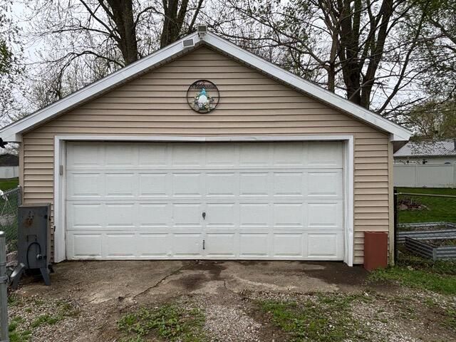 565 Riverside Avenue, Adrian City, MI 49221