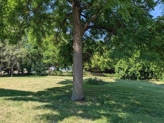 2275 Lincoln Manor Avenue, Flint, MI 48507