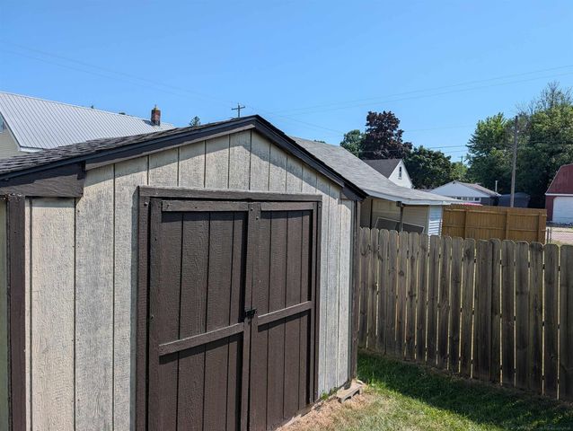 2275 Lincoln Manor Avenue, Flint, MI 48507