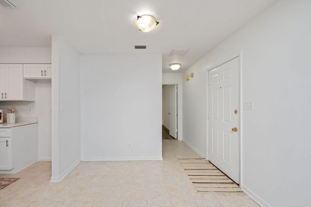 4 3rd Avenue, Shalimar, FL 32579
