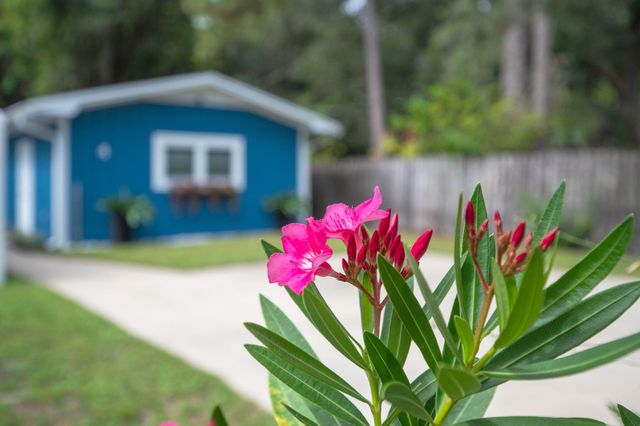 4 3rd Avenue, Shalimar, FL 32579