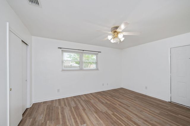 4 3rd Avenue, Shalimar, FL 32579