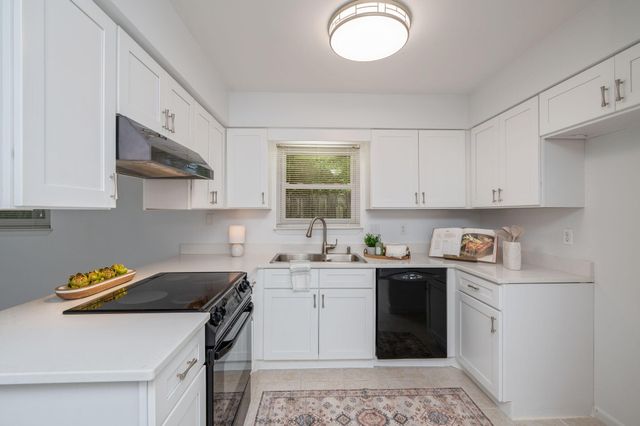 4 3rd Avenue, Shalimar, FL 32579
