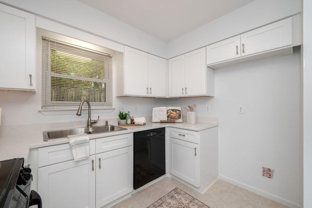 4 3rd Avenue, Shalimar, FL 32579