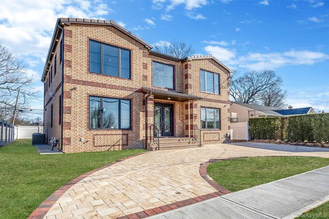 957 Dana Avenue, Valley Stream, NY 11580