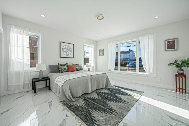 957 Dana Avenue, Valley Stream, NY 11580