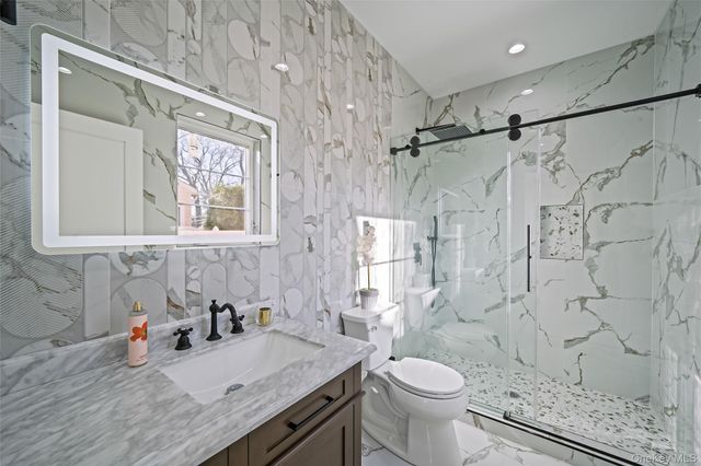 957 Dana Avenue, Valley Stream, NY 11580