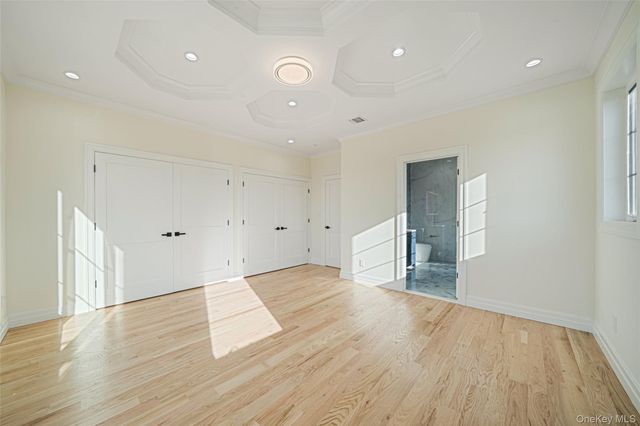 957 Dana Avenue, Valley Stream, NY 11580