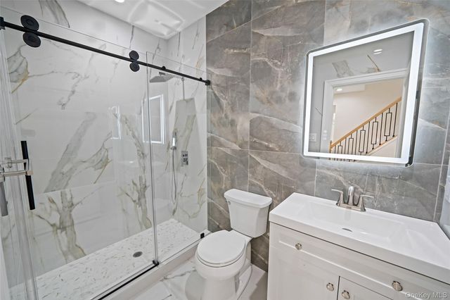 957 Dana Avenue, Valley Stream, NY 11580