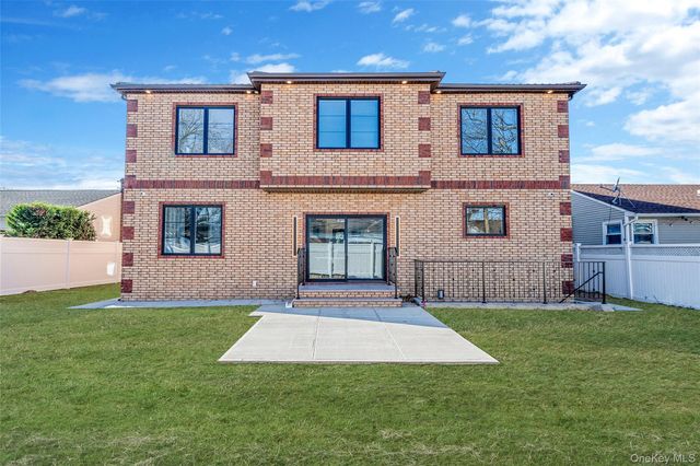 957 Dana Avenue, Valley Stream, NY 11580