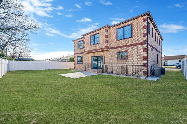 957 Dana Avenue, Valley Stream, NY 11580