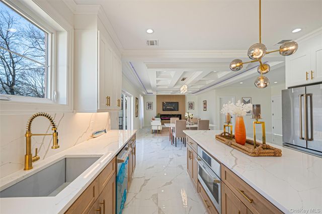 957 Dana Avenue, Valley Stream, NY 11580