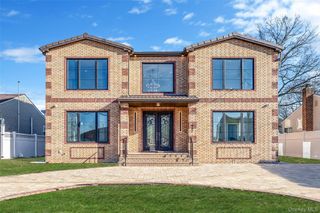 957 Dana Avenue, Valley Stream, NY 11580