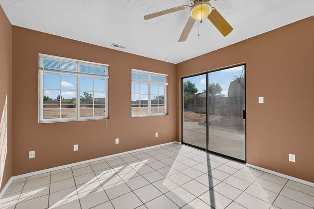 520 Apache Loop SW, Rio Rancho, NM 87124