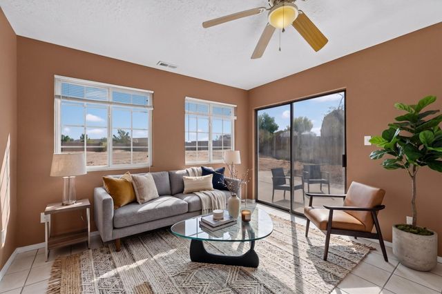 520 Apache Loop SW, Rio Rancho, NM 87124