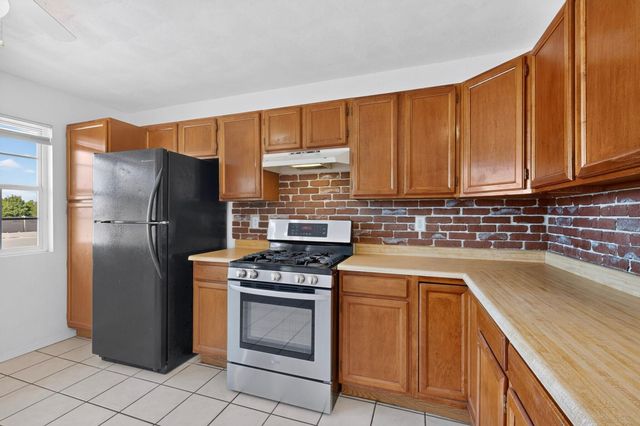 520 Apache Loop SW, Rio Rancho, NM 87124