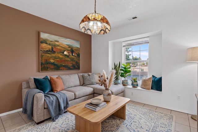 520 Apache Loop SW, Rio Rancho, NM 87124