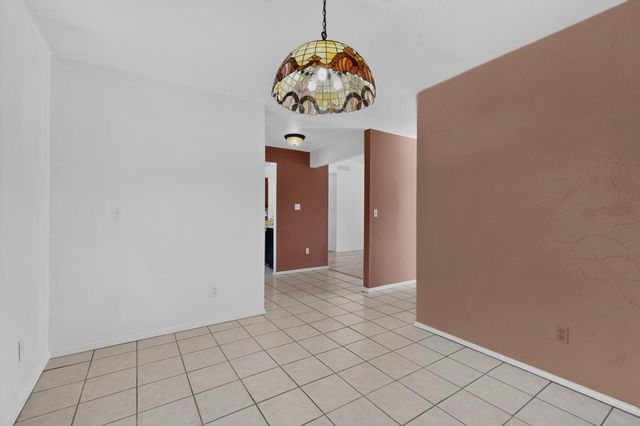 520 Apache Loop SW, Rio Rancho, NM 87124
