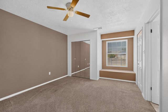 520 Apache Loop SW, Rio Rancho, NM 87124
