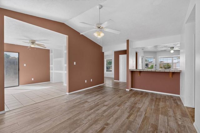 520 Apache Loop SW, Rio Rancho, NM 87124