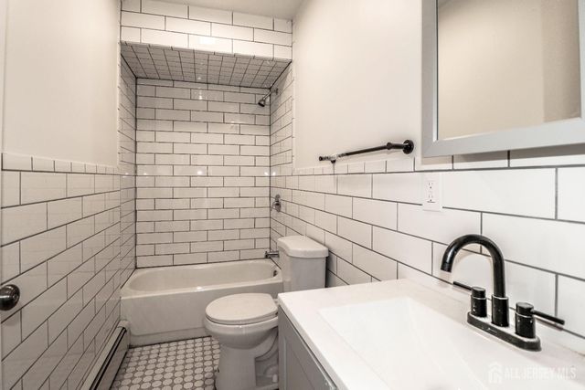 364 Market Street 1F, Perth Amboy, NJ 08861