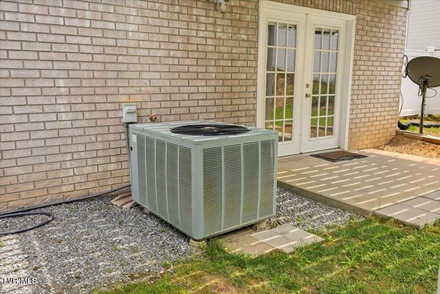 110 Yarrow Drive, Bluff City, TN 37618