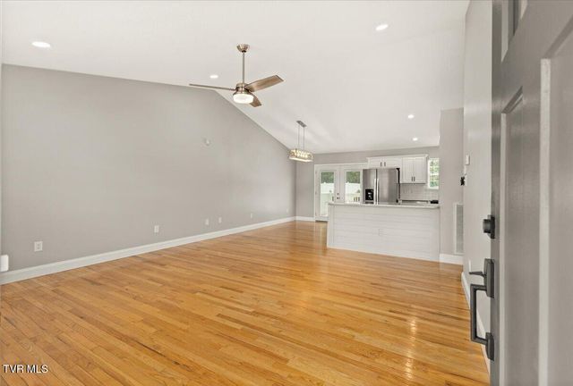 110 Yarrow Drive, Bluff City, TN 37618