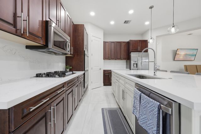 8127 NW 115th Way, Parkland, FL 33076