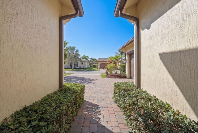 8127 NW 115th Way, Parkland, FL 33076