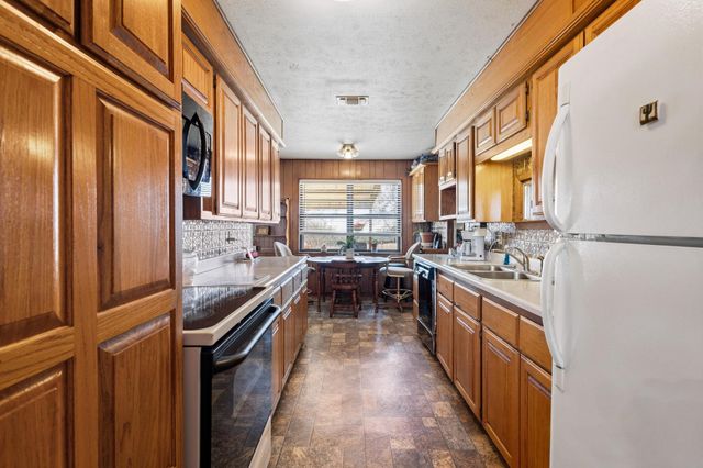 10035 Farm Road 195, Paris, TX 75462