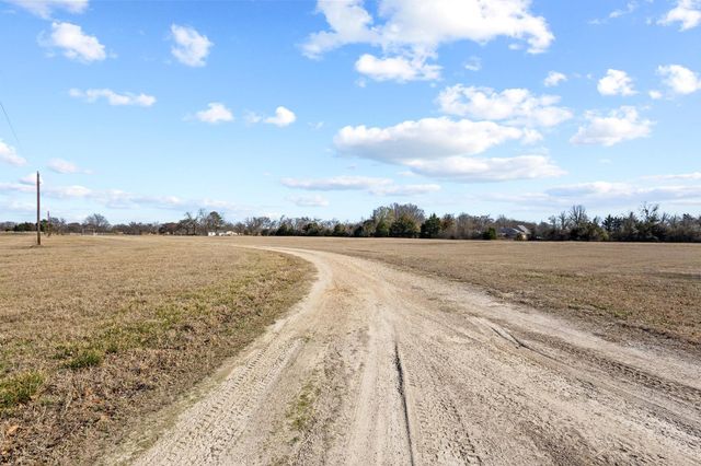 10035 Farm Road 195, Paris, TX 75462