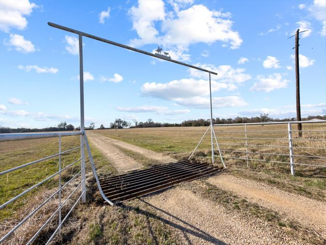 10035 Farm Road 195, Paris, TX 75462