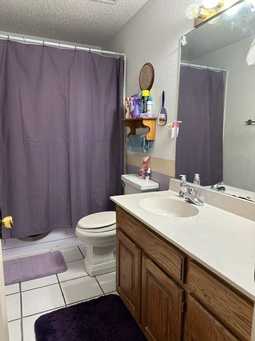 707 Persimmon Street SW, Gravette, AR 72736