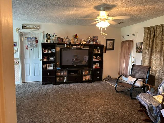 707 Persimmon Street SW, Gravette, AR 72736