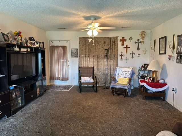 707 Persimmon Street SW, Gravette, AR 72736
