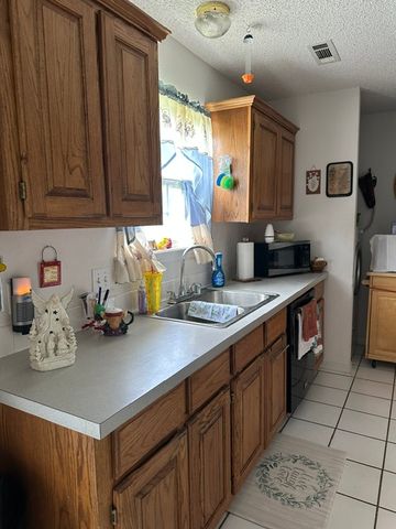707 Persimmon Street SW, Gravette, AR 72736