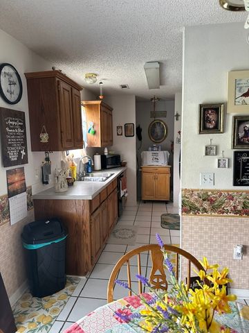 707 Persimmon Street SW, Gravette, AR 72736