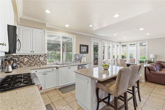 27213 Blueridge, Valencia, CA 91354