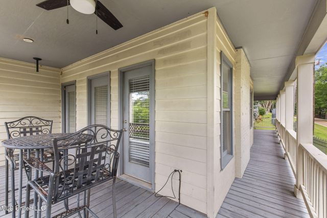 107 Lakepointe Drive, Madison, MS 39110
