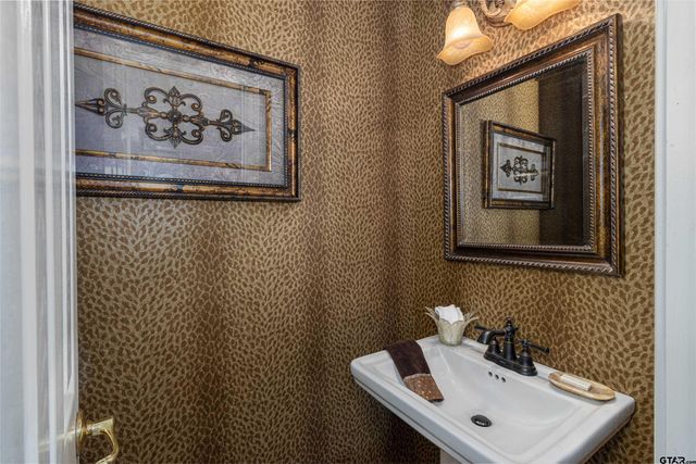 16057 Stockman Circle, Tyler, TX 75703