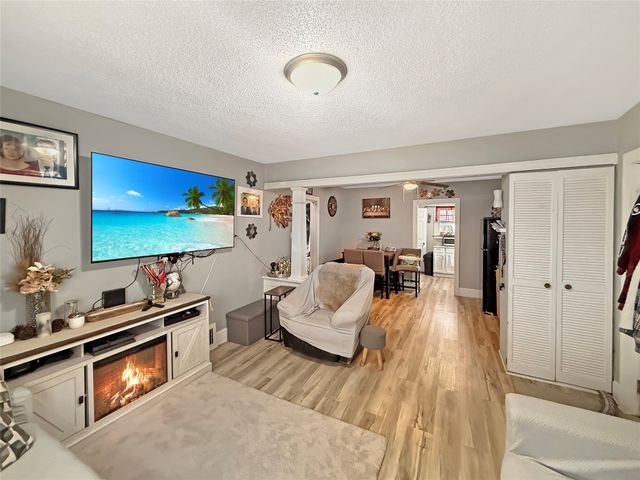 1211 56th Street, Des Moines, IA 50311