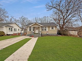 1211 56th Street, Des Moines, IA 50311