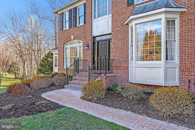 3303 LAUREN OAKS CT, Oak Hill, VA 20171