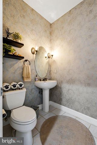 3303 LAUREN OAKS CT, Oak Hill, VA 20171