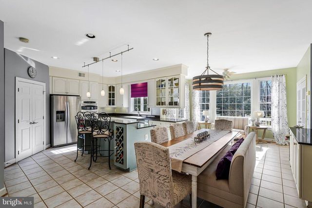 3303 LAUREN OAKS CT, Oak Hill, VA 20171