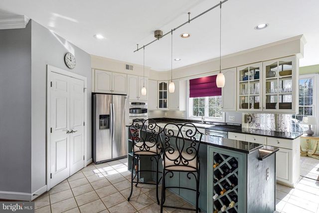 3303 LAUREN OAKS CT, Oak Hill, VA 20171